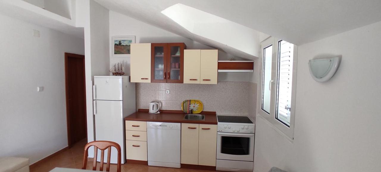Apartment Zalo Donje Selo na Šolti Eksteriør bilde