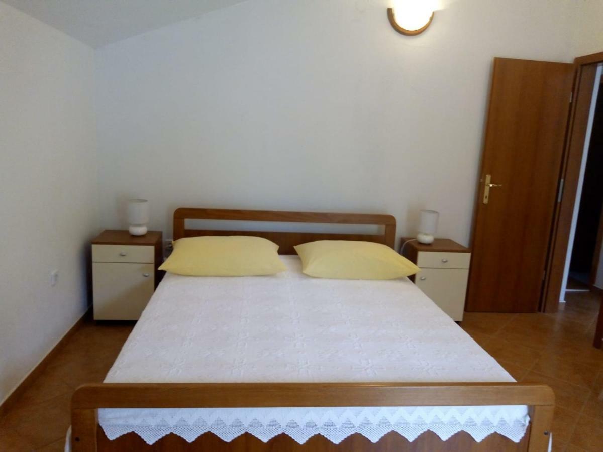 Apartment Zalo Donje Selo na Šolti Eksteriør bilde